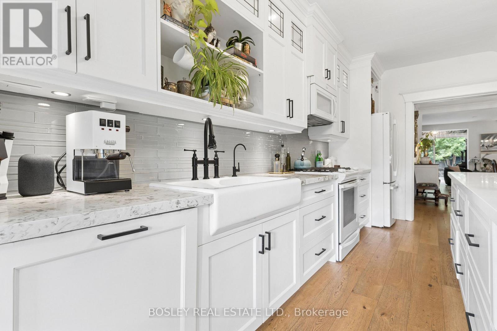 48 Galley Avenue, Toronto, Ontario  M6R 1G8 - Photo 7 - W13785126