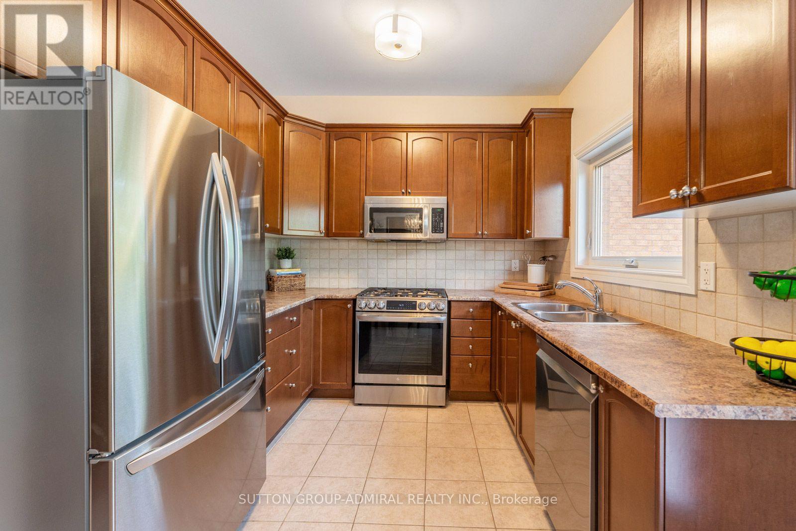 96 Niagara Trail, Halton Hills, Ontario  L7G 0A8 - Photo 12 - W13785158