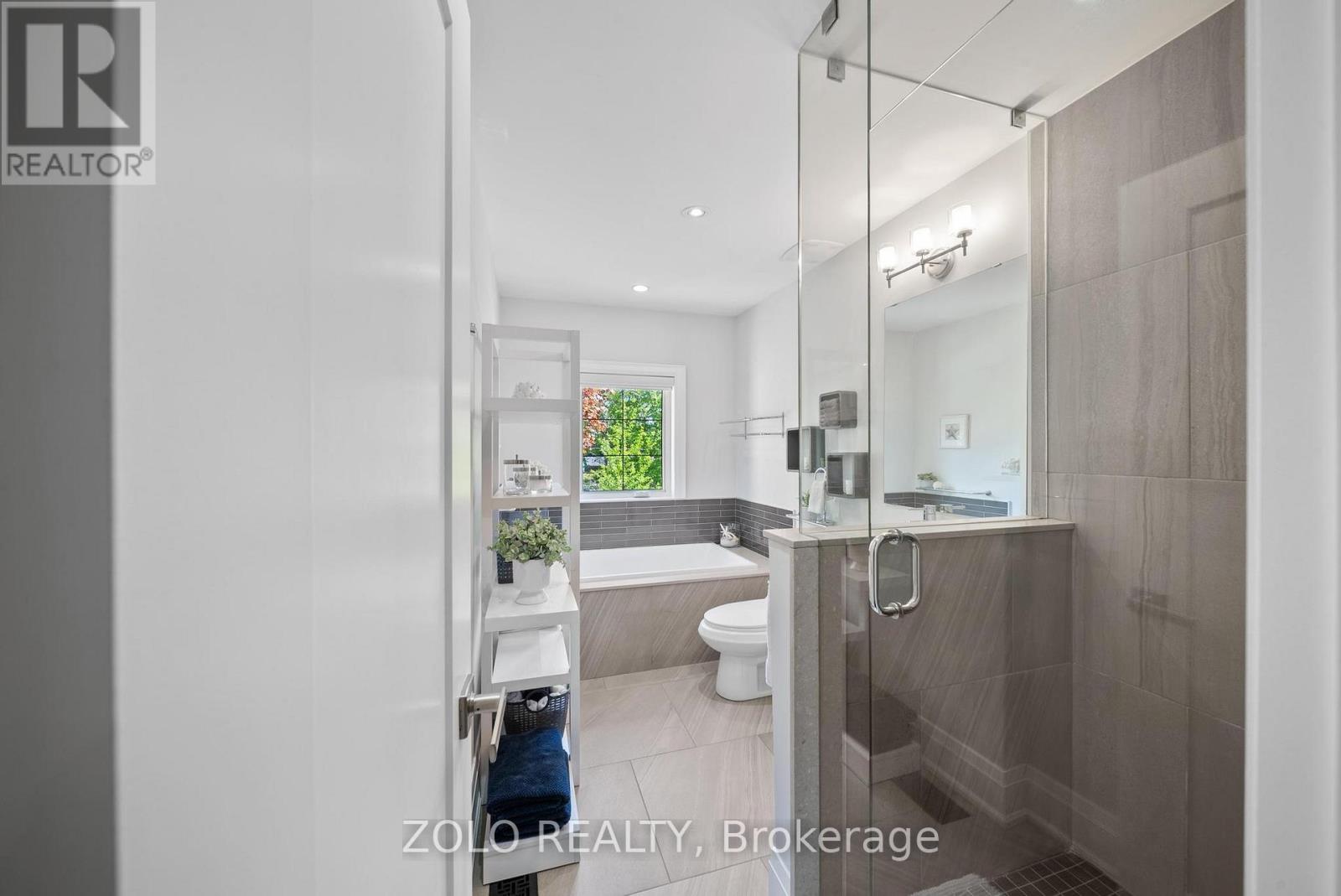 168a Lake Promenade, Toronto, Ontario  M8W 1A7 - Photo 33 - W13785164