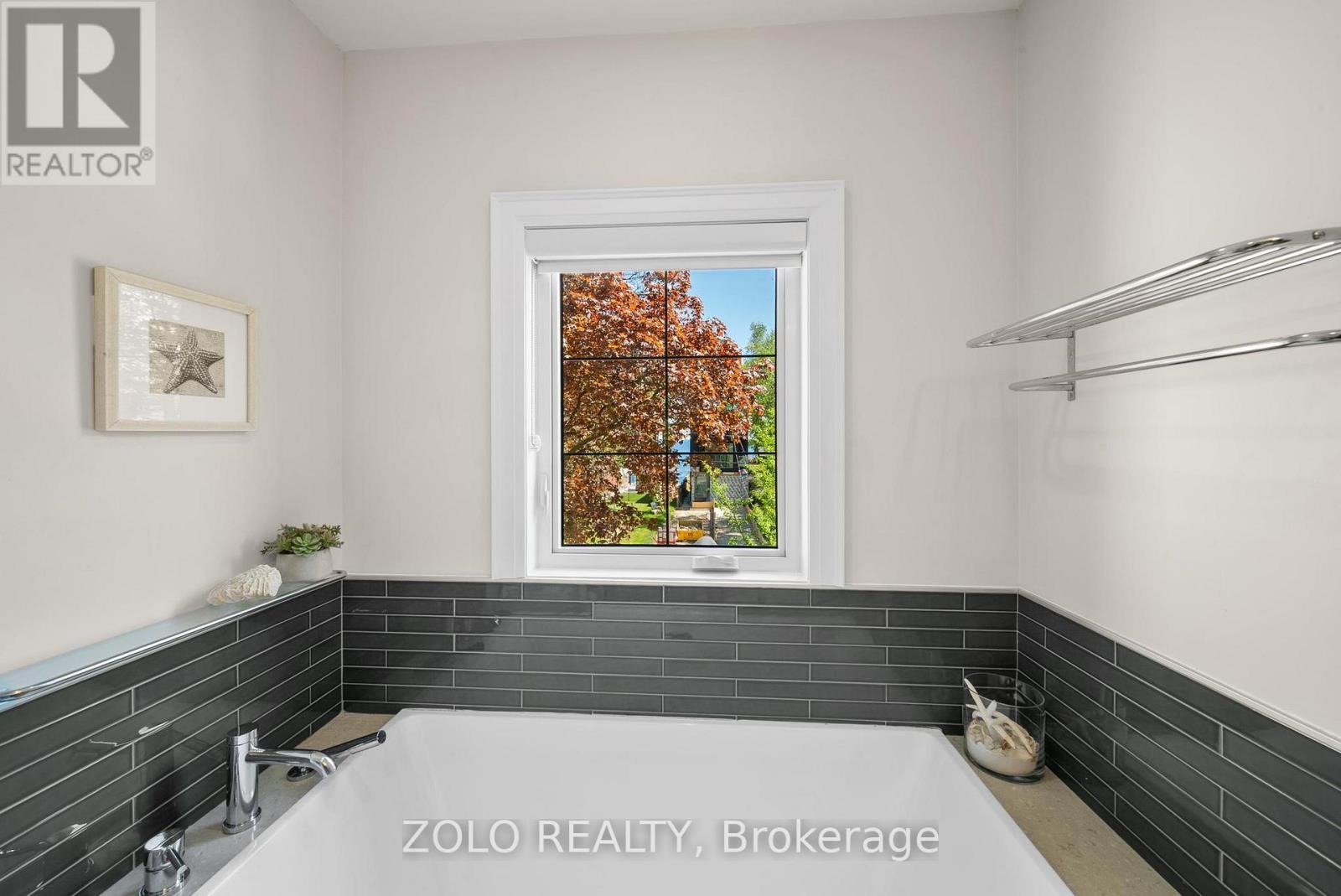 168a Lake Promenade, Toronto, Ontario  M8W 1A7 - Photo 34 - W13785164