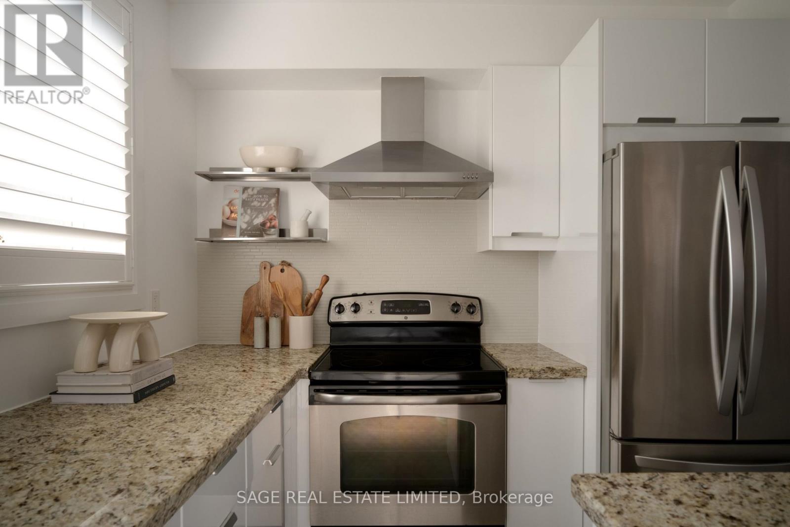 45 Auburn Avenue, Toronto, Ontario  M6H 2L6 - Photo 12 - W13785166