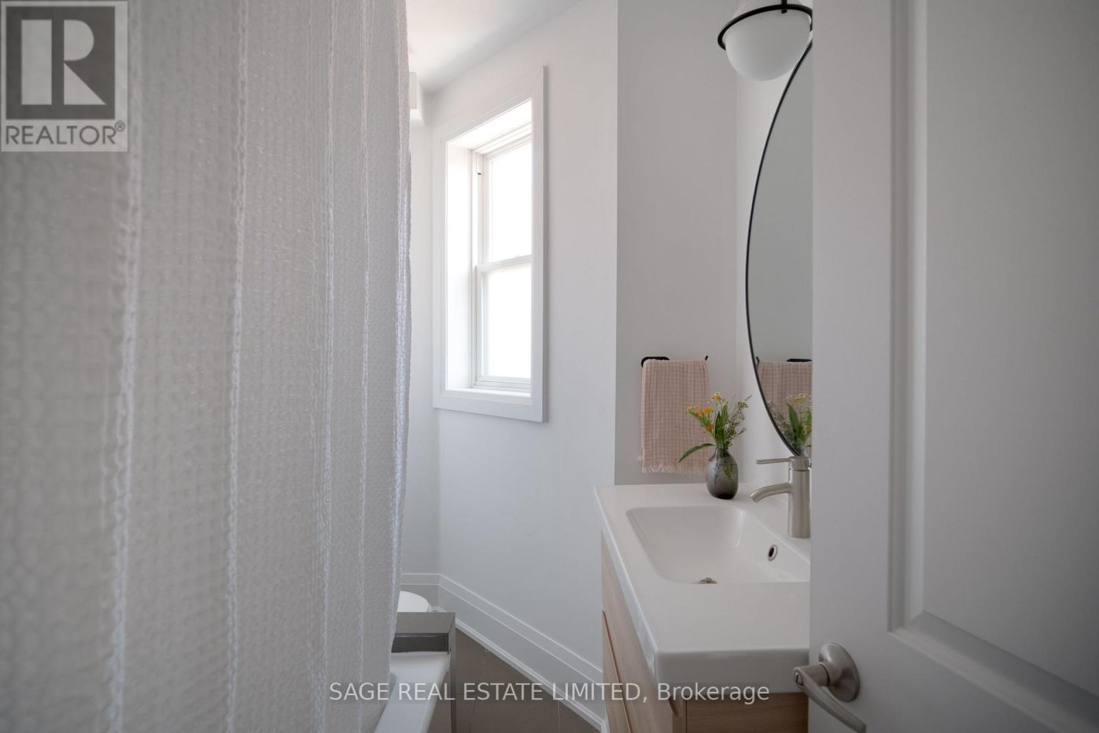 45 Auburn Avenue, Toronto, Ontario  M6H 2L6 - Photo 26 - W13785166