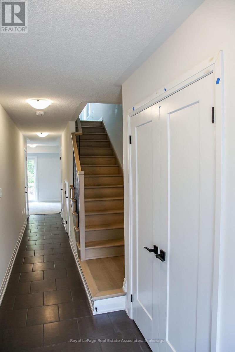 40 Windtree Way, Halton Hills, Ontario  L7G 0P6 - Photo 2 - W13785232