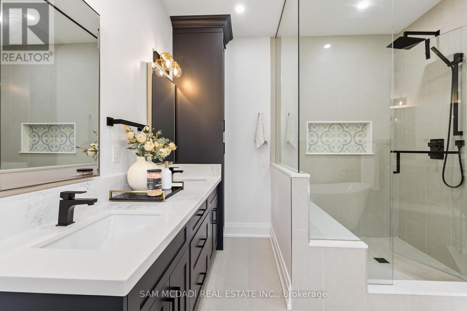 1750 Lincolnshire Boulevard, Mississauga, Ontario  L5E 2S7 - Photo 28 - W13785256