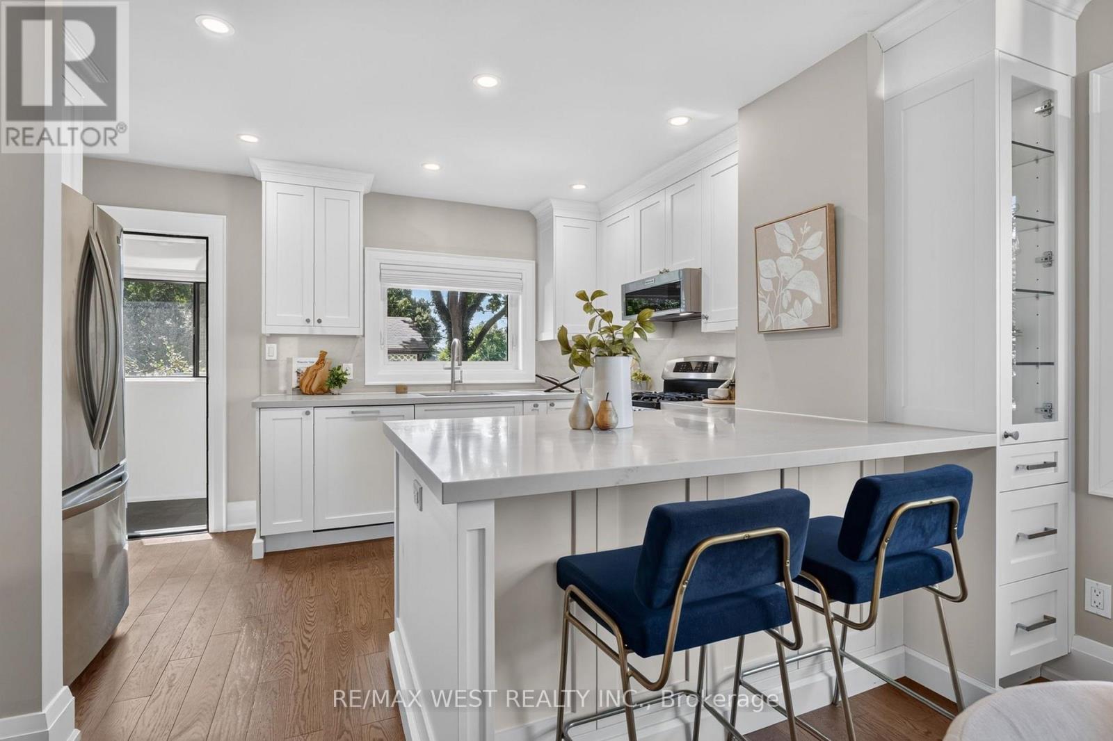 47 Deforest Road, Toronto, Ontario  M6S 1J1 - Photo 13 - W13785306