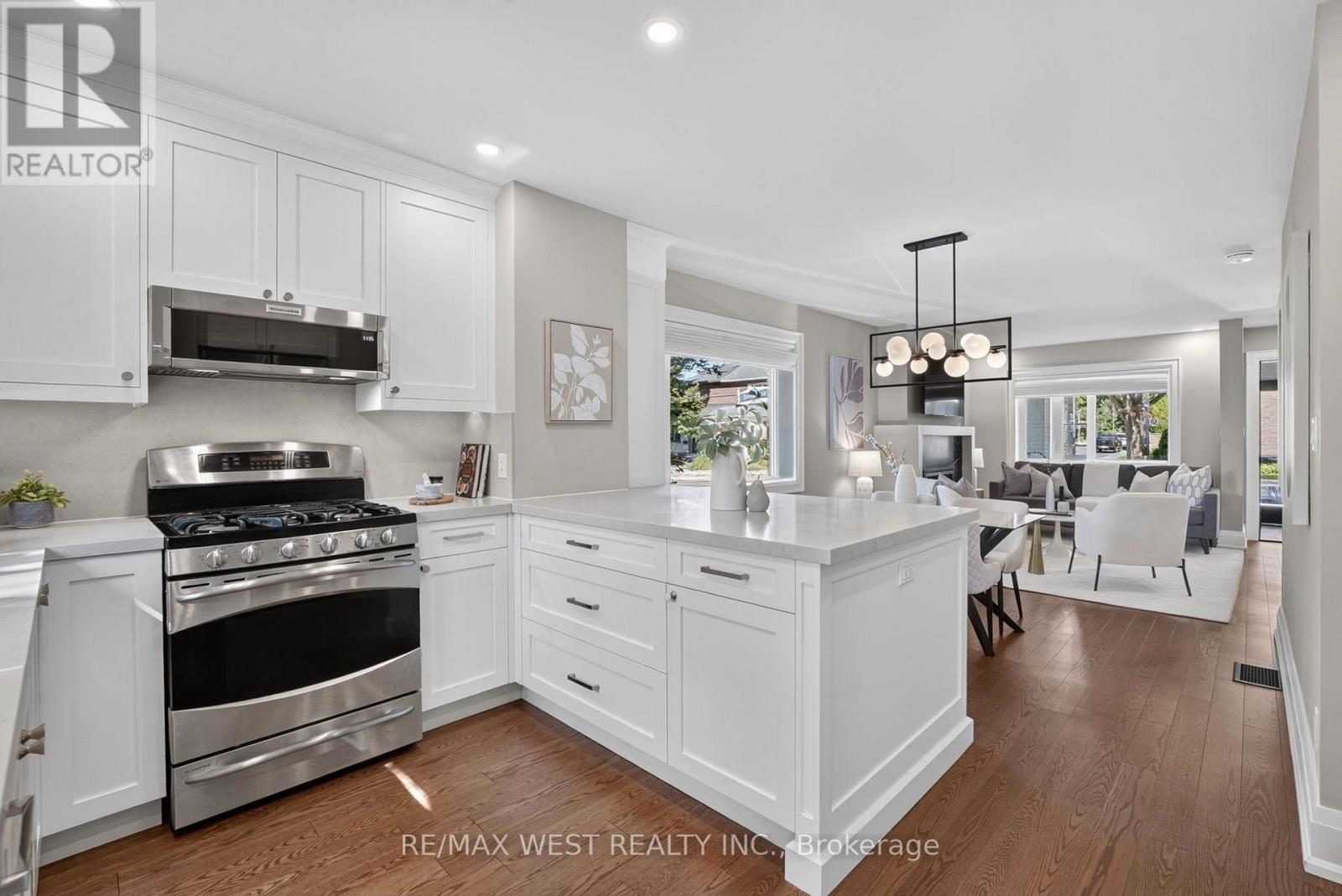 47 Deforest Road, Toronto, Ontario  M6S 1J1 - Photo 14 - W13785306