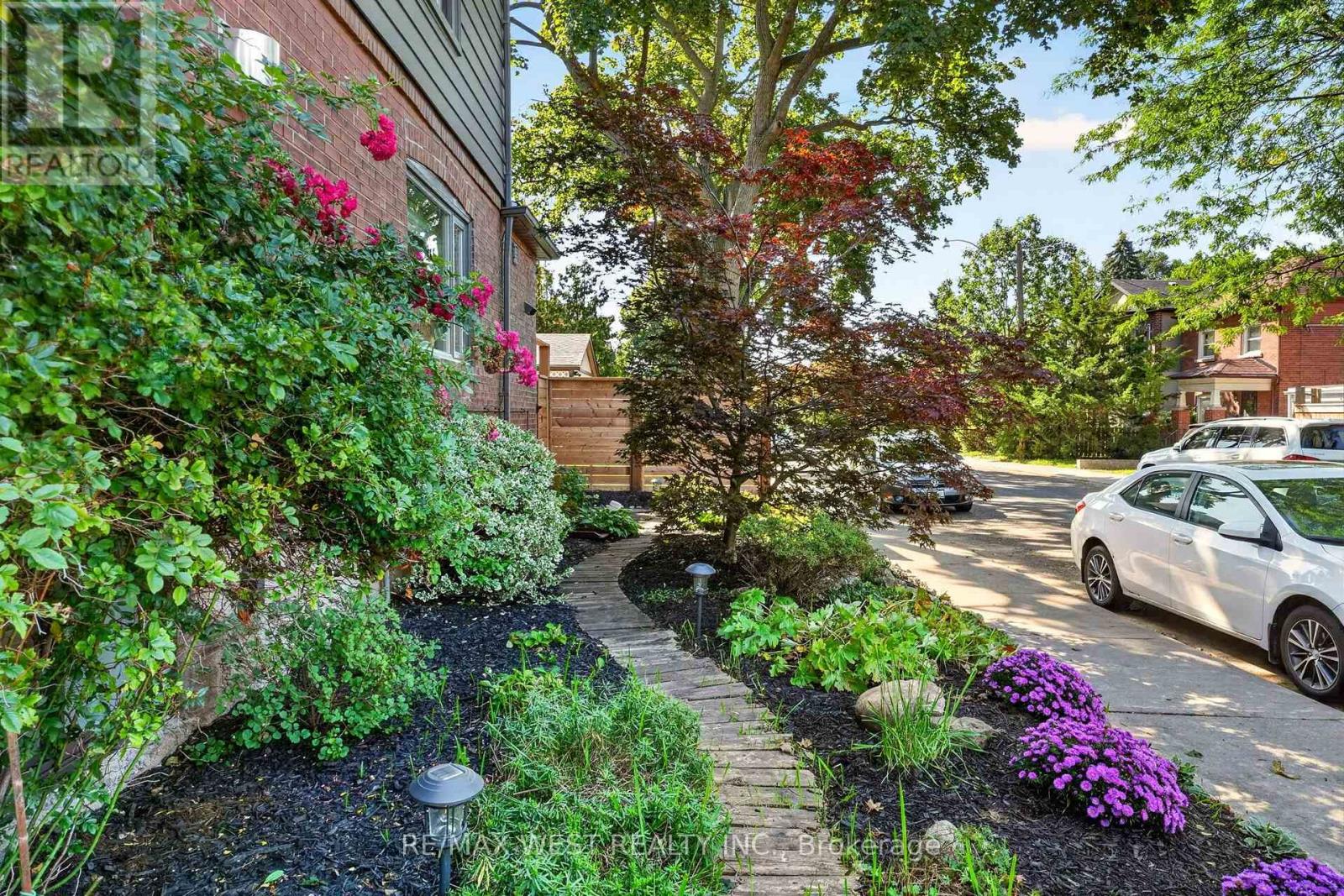 47 Deforest Road, Toronto, Ontario  M6S 1J1 - Photo 4 - W13785306