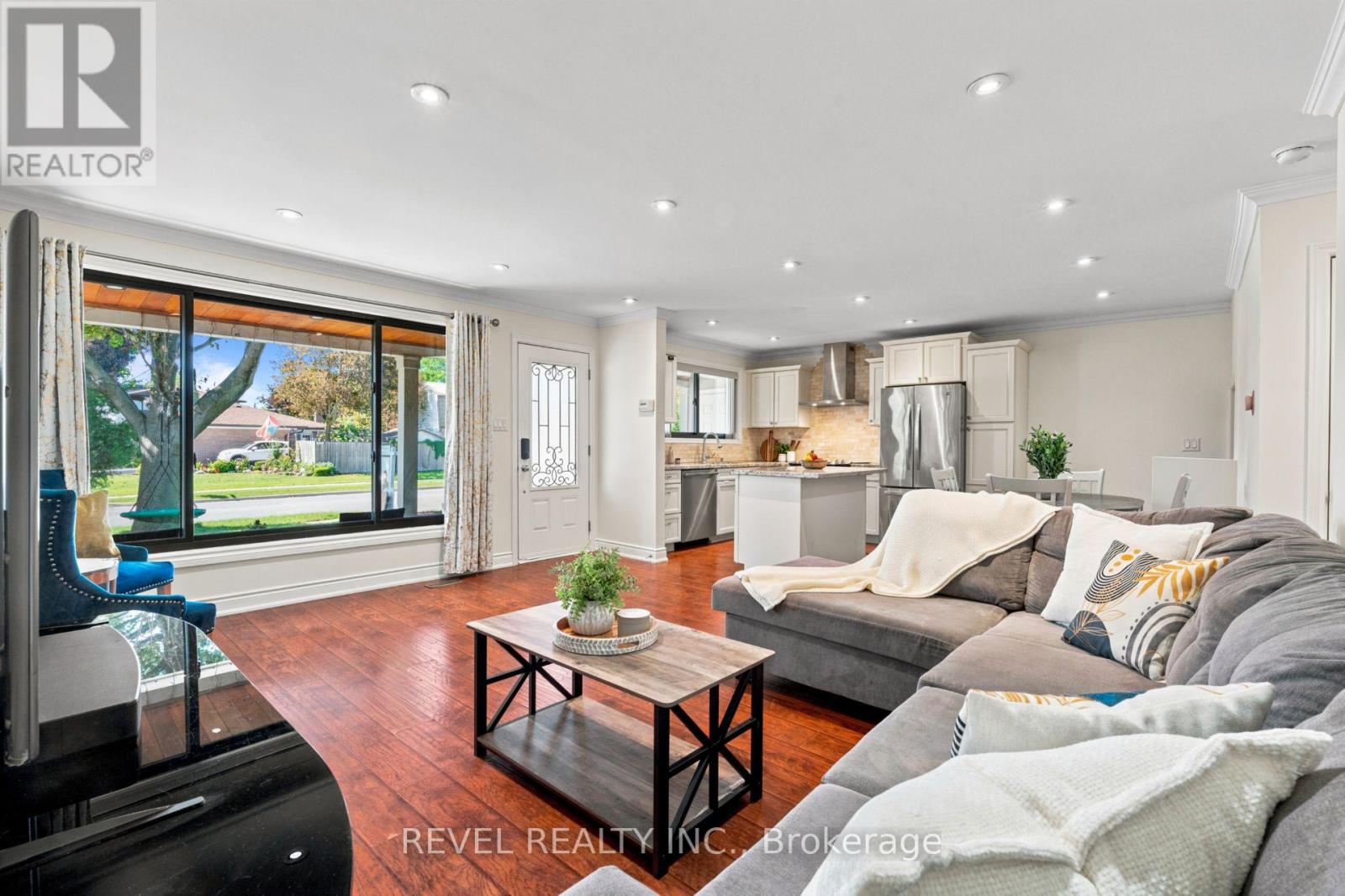 374 Bartley Bull Parkway, Brampton, Ontario  L6W 2L8 - Photo 2 - W13785340