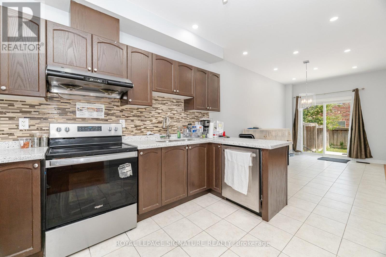 443 Comiskey Crescent, Mississauga, Ontario  L5W 0C7 - Photo 18 - W13785344