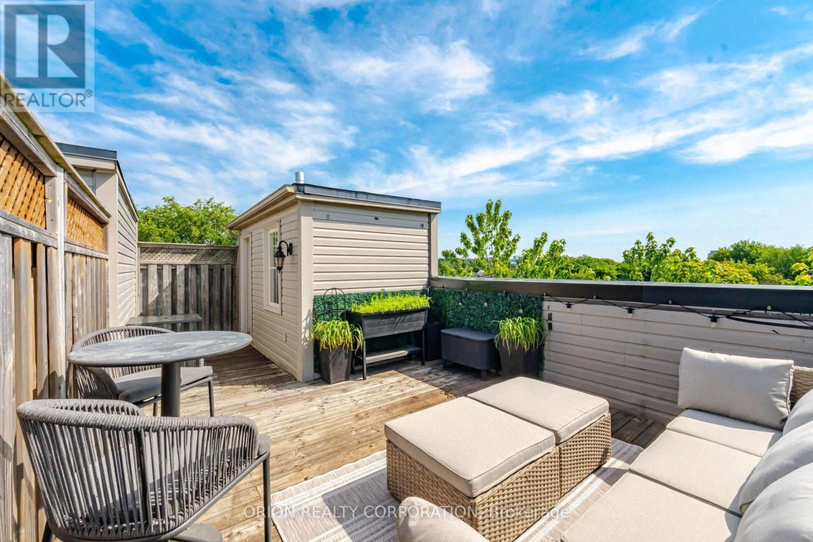 6 St Raymond Heights, Toronto, Ontario  M6G 4C2 - Photo 29 - W13785366