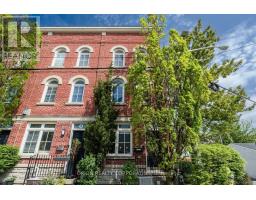 6 ST RAYMOND HEIGHTS, Toronto, Ontario