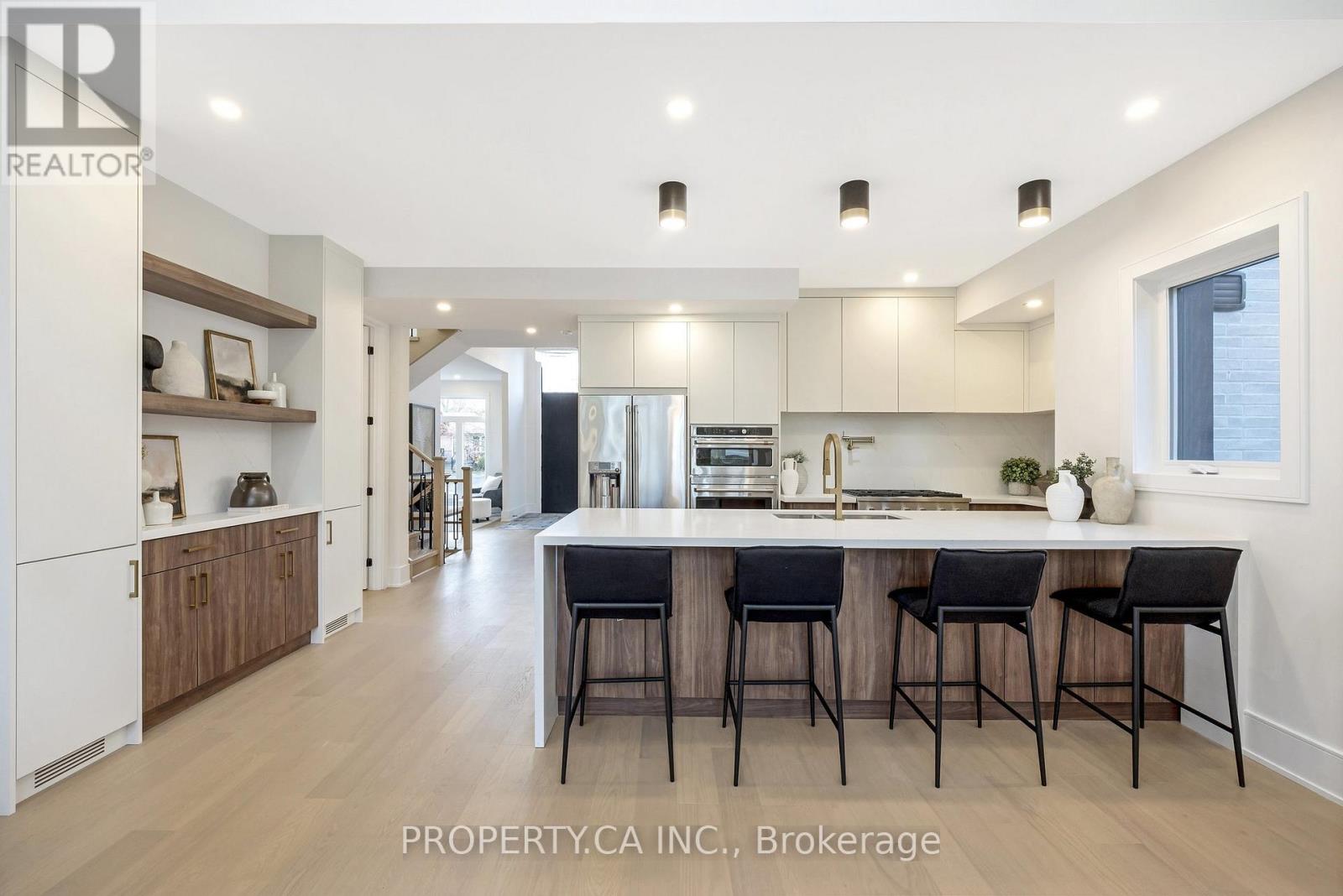 348 KINGSLEIGH COURT, Milton, Ontario