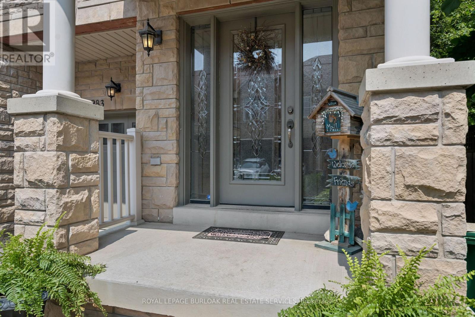 1983 Rackus Crescent, Mississauga, Ontario L5J 0A6 - Photo 5 - W13785374