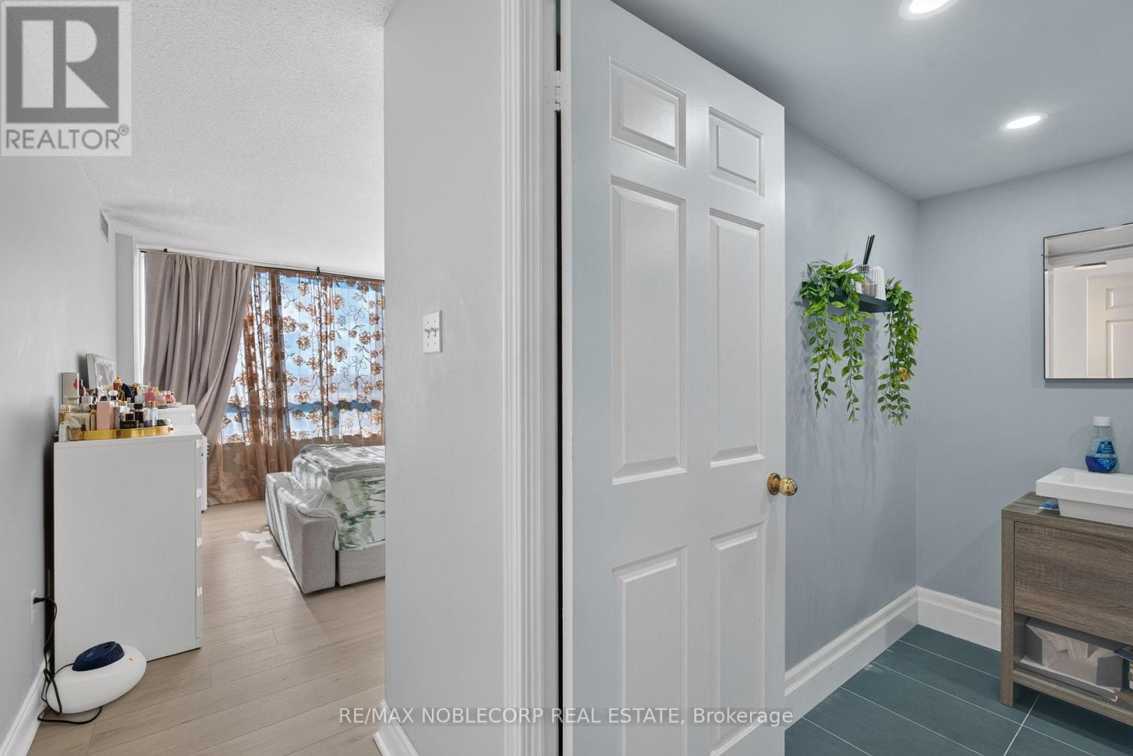 1603 - 22 Hanover Road, Brampton, Ontario L6S 5K7 - Photo 23 - W13785404