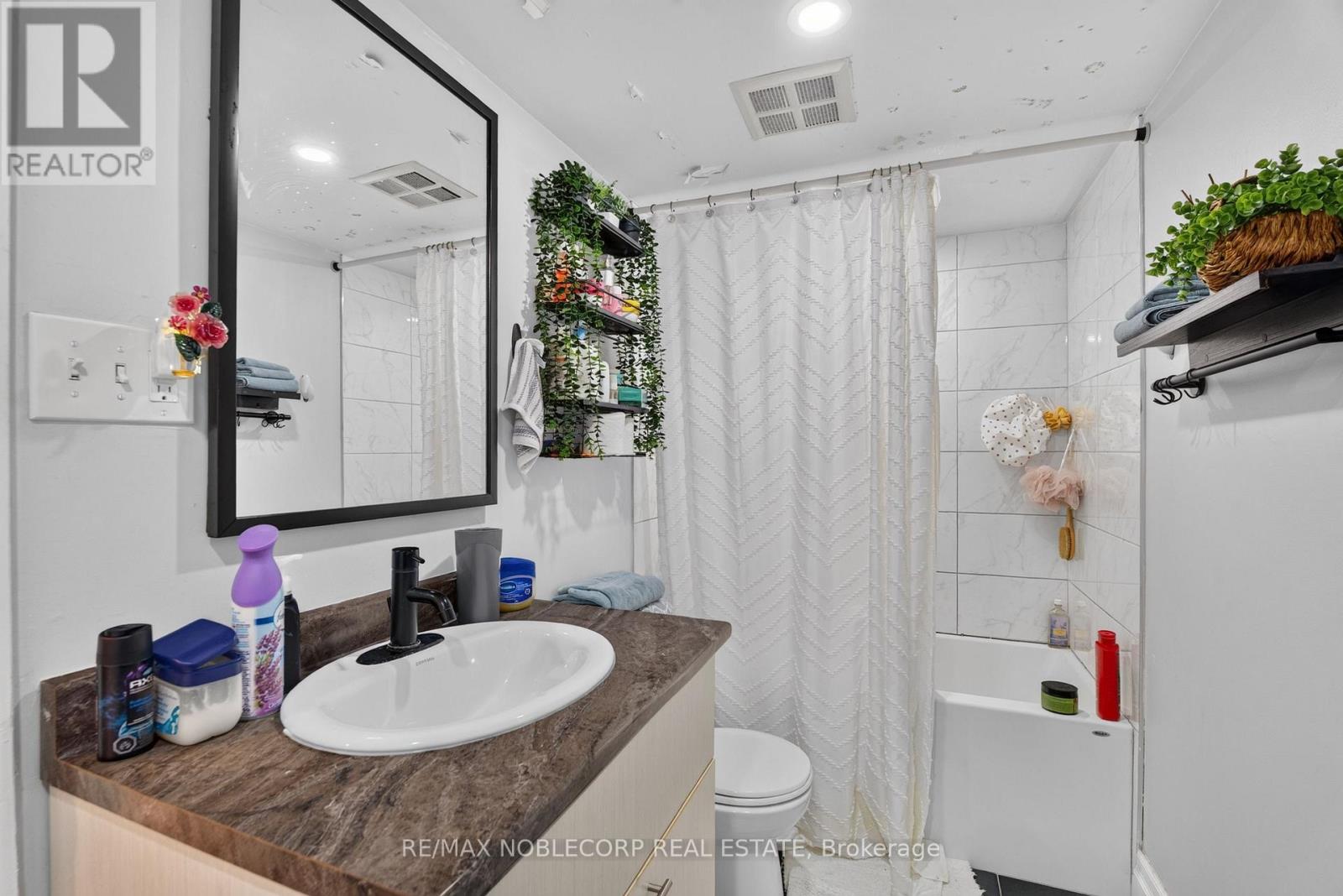 1603 - 22 Hanover Road, Brampton, Ontario L6S 5K7 - Photo 30 - W13785404