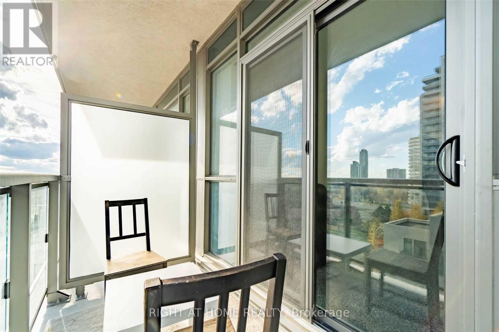 512 - 349 Rathburn Road W, Mississauga, Ontario L5B 0G9 - Photo 31 - W13785414