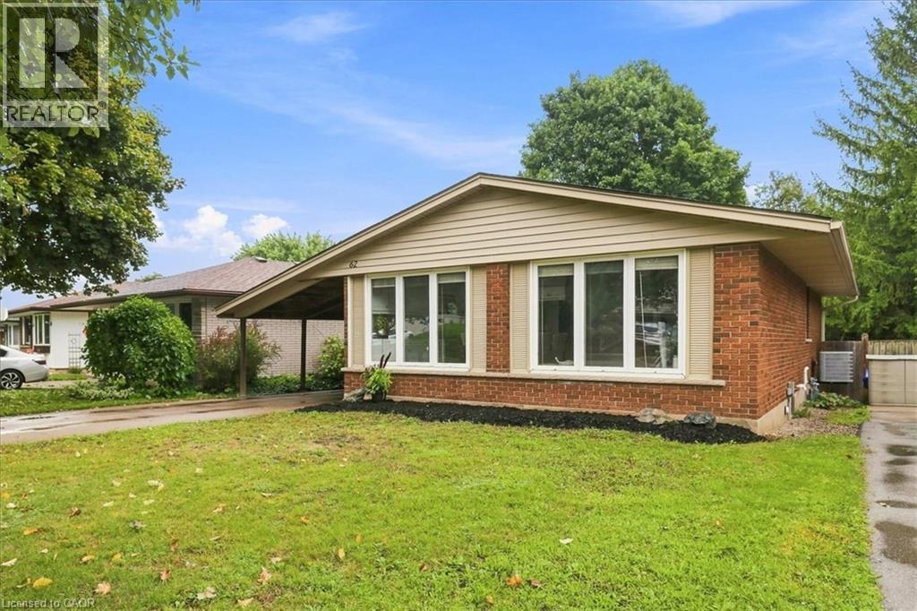 62 PINEDALE Drive, Kitchener, Ontario
