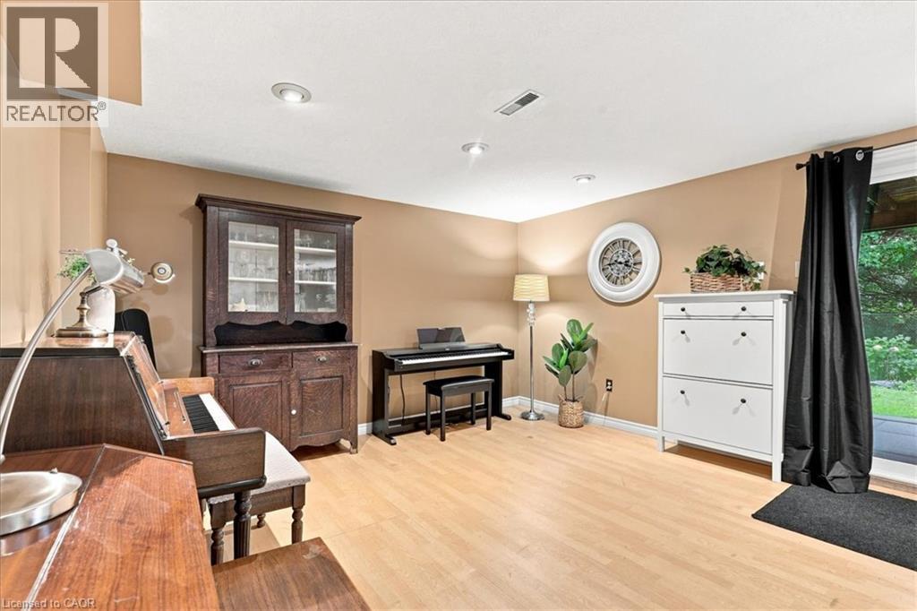 62 Pinedale Drive, Kitchener, Ontario  N2E 1J7 - Photo 11 - 40861658