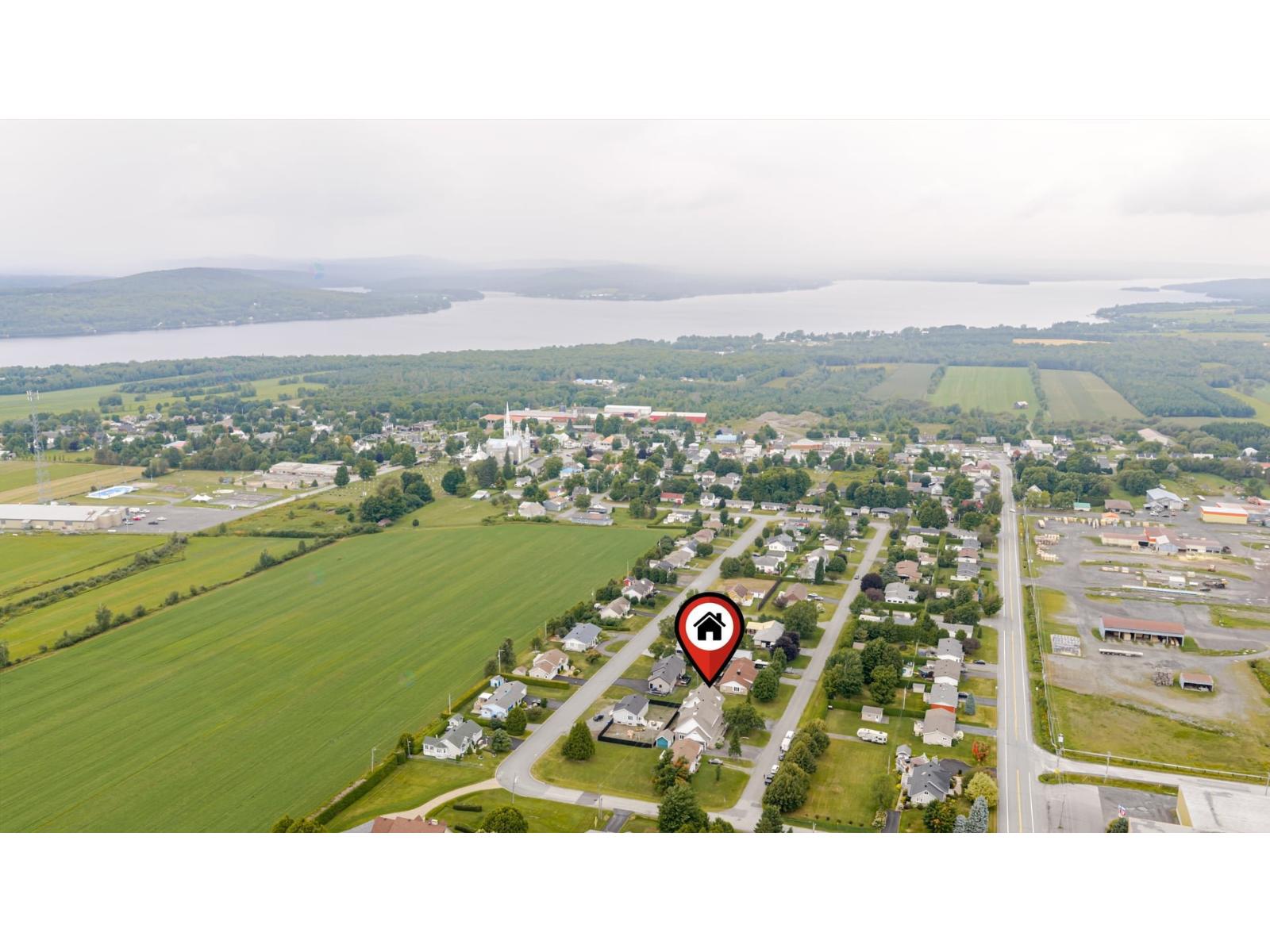 248 Rue Lacroix Lambton Quebec Canada G0M1H0 3
