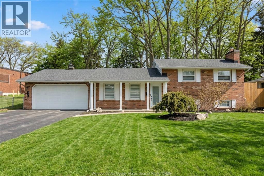 MLS# 26022641: 945 LAURIER, LaSalle, Canada