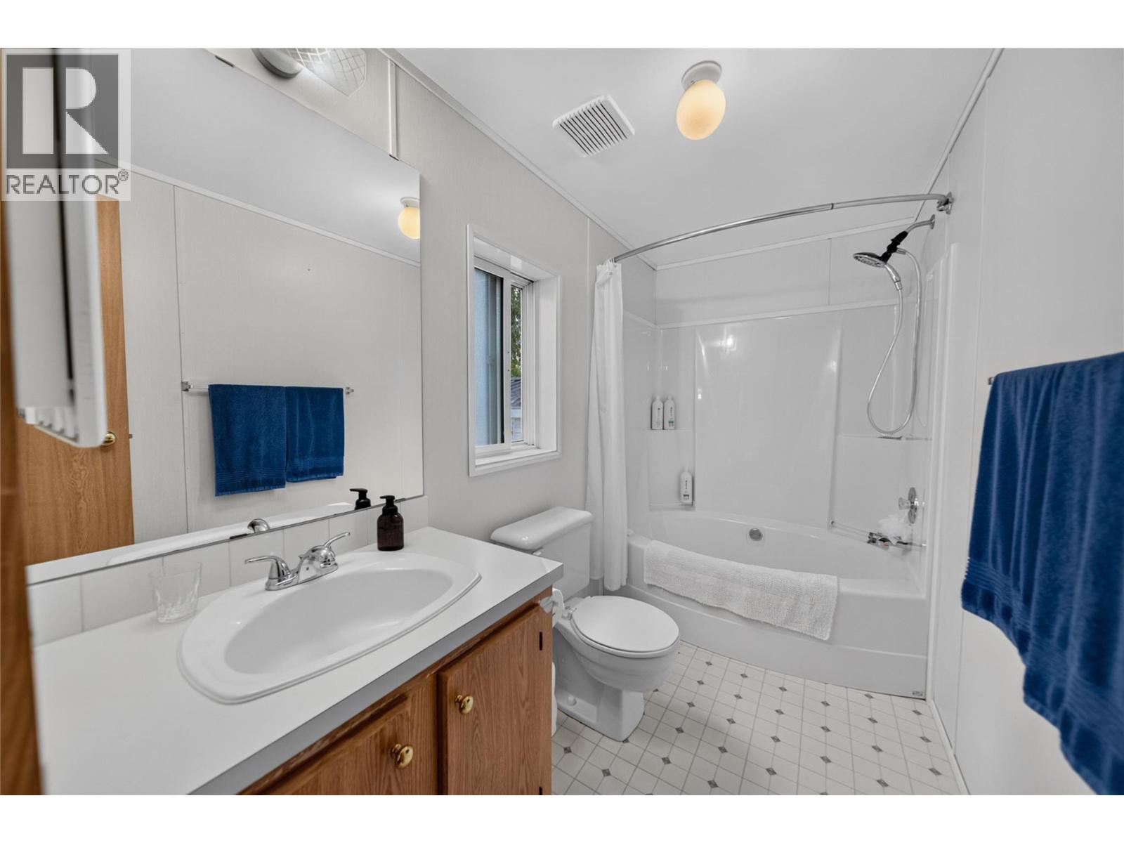 242 Hartley Street, Fernie, British Columbia  V0B 1M1 - Photo 24 - 10400687