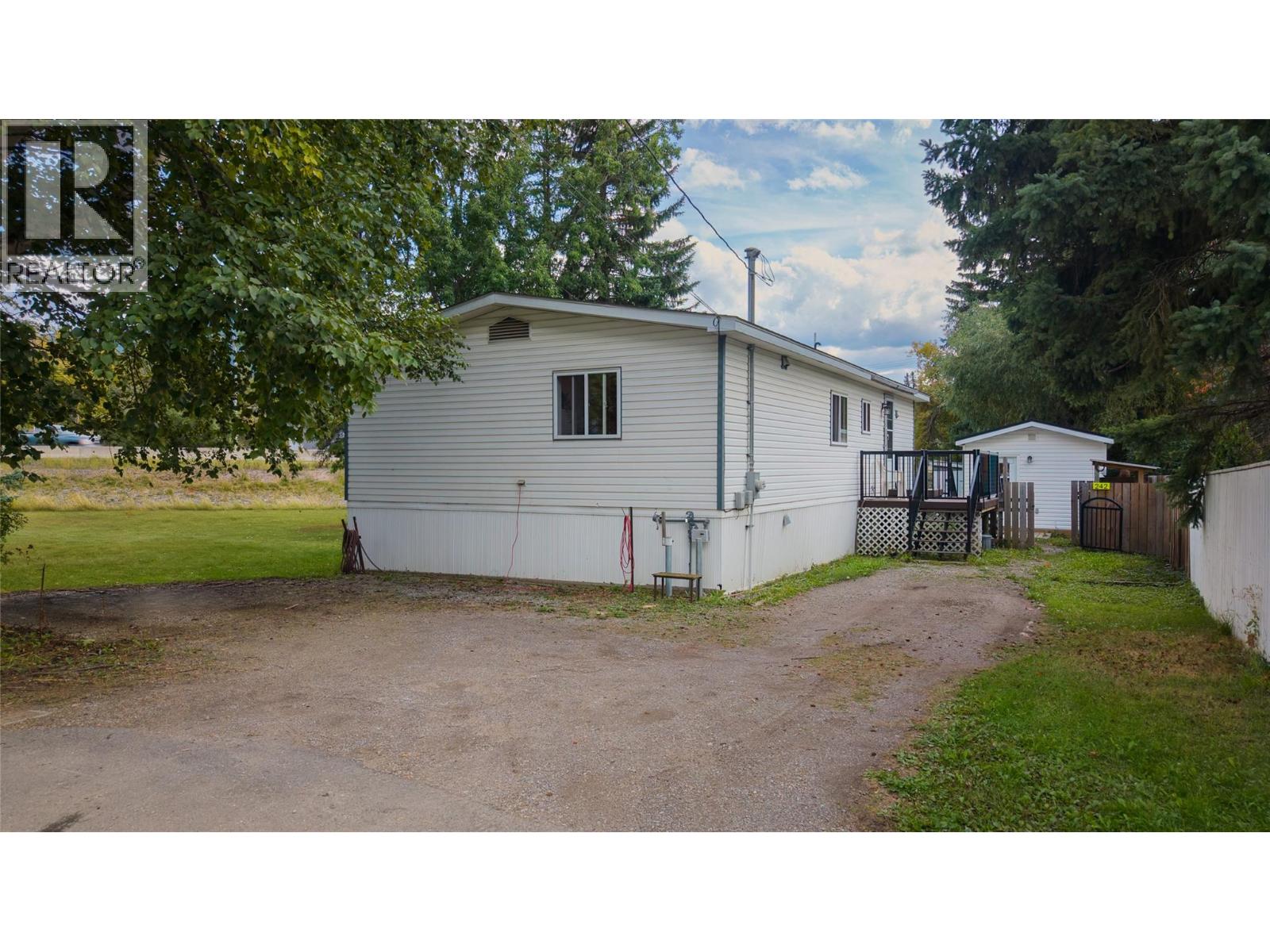 242 Hartley Street, Fernie, British Columbia  V0B 1M1 - Photo 3 - 10400687