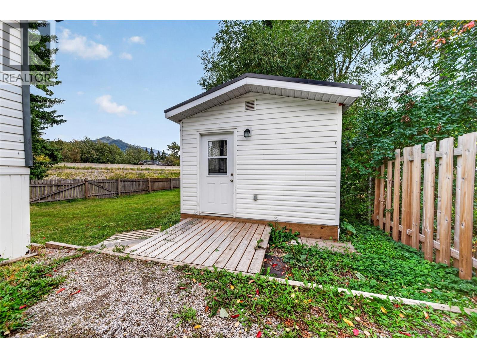 242 Hartley Street, Fernie, British Columbia  V0B 1M1 - Photo 35 - 10400687