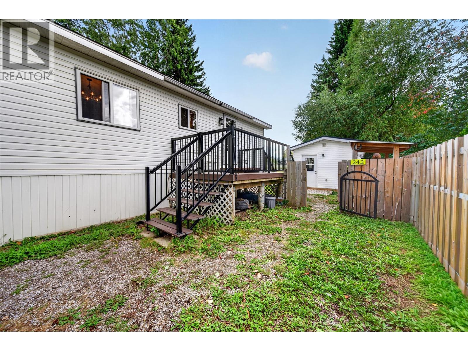 242 Hartley Street, Fernie, British Columbia  V0B 1M1 - Photo 4 - 10400687