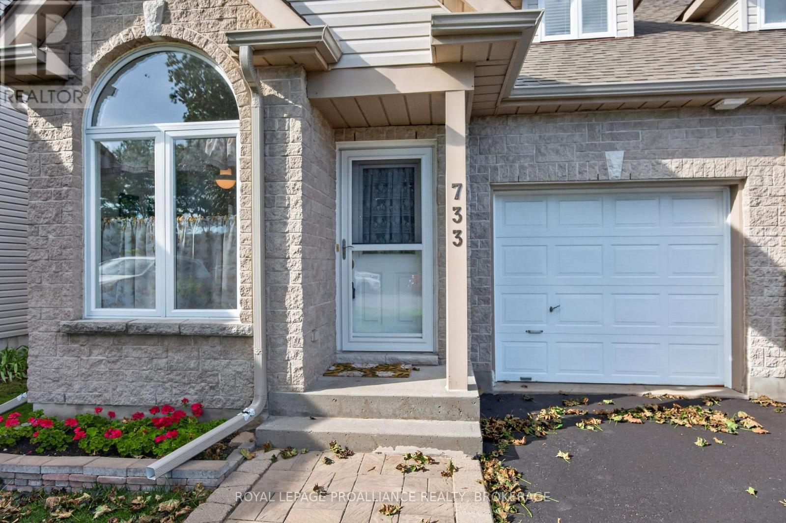 733 Shires Way, Kingston, Ontario  K7M 8X9 - Photo 2 - X13785516