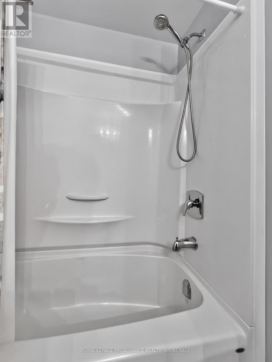 733 Shires Way, Kingston, Ontario  K7M 8X9 - Photo 24 - X13785516