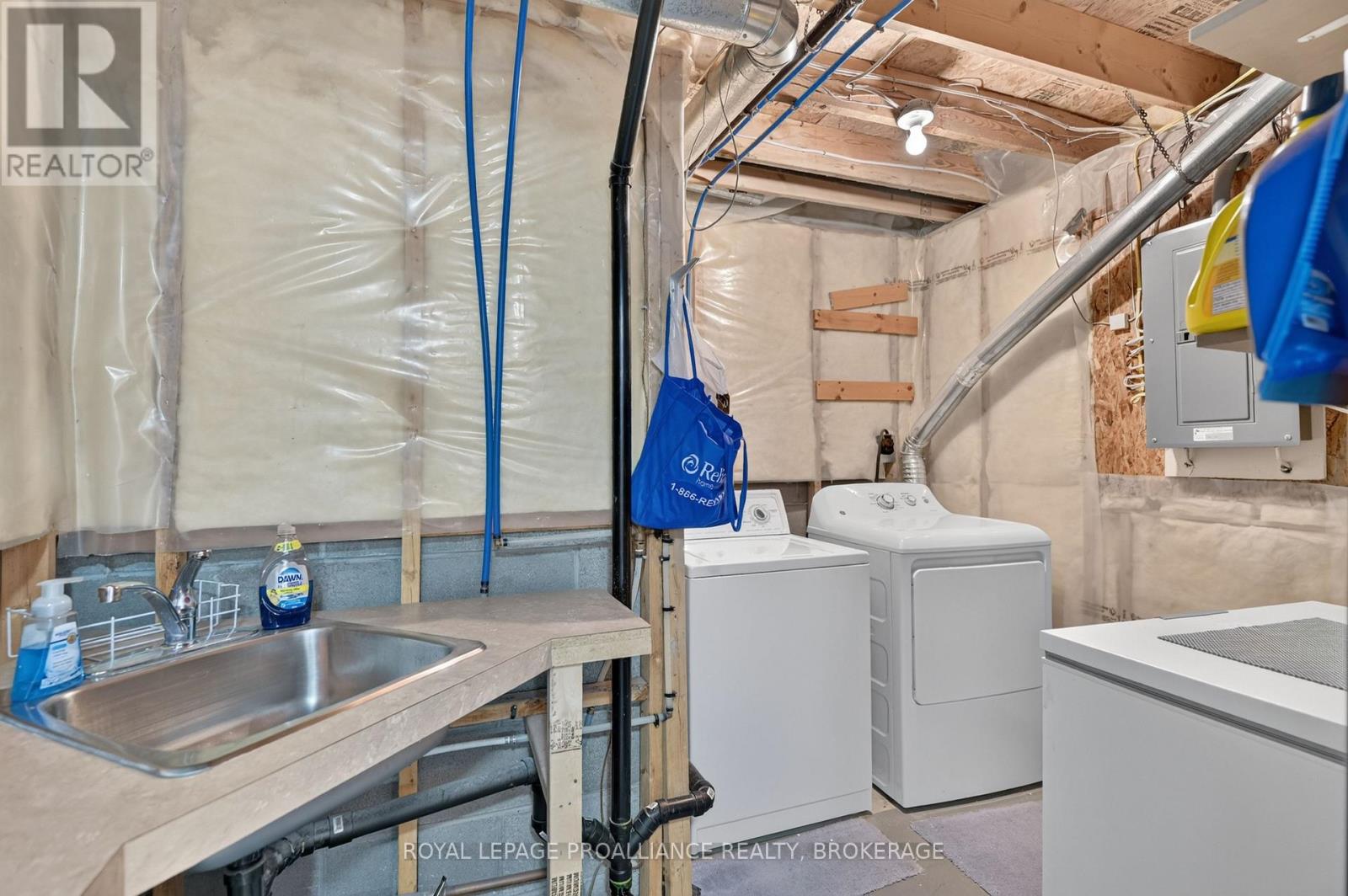 733 Shires Way, Kingston, Ontario  K7M 8X9 - Photo 25 - X13785516