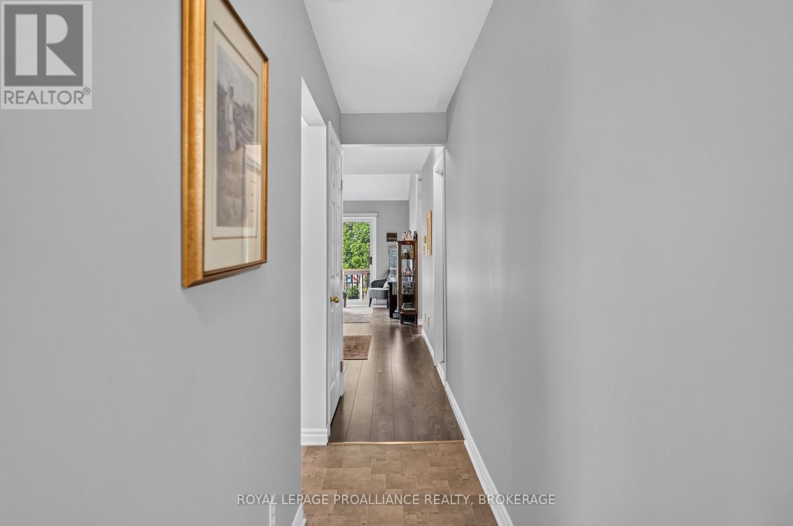 733 Shires Way, Kingston, Ontario  K7M 8X9 - Photo 4 - X13785516