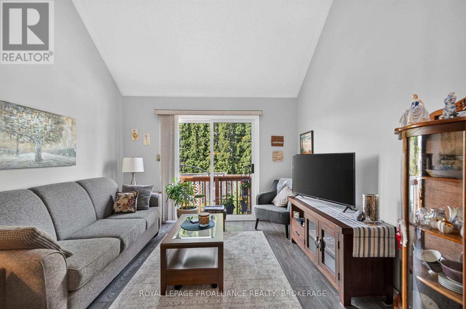 733 Shires Way, Kingston, Ontario  K7M 8X9 - Photo 7 - X13785516