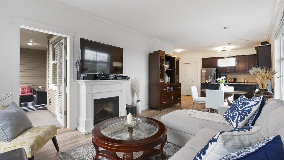 213 17712 57A AVENUE, surrey, British Columbia