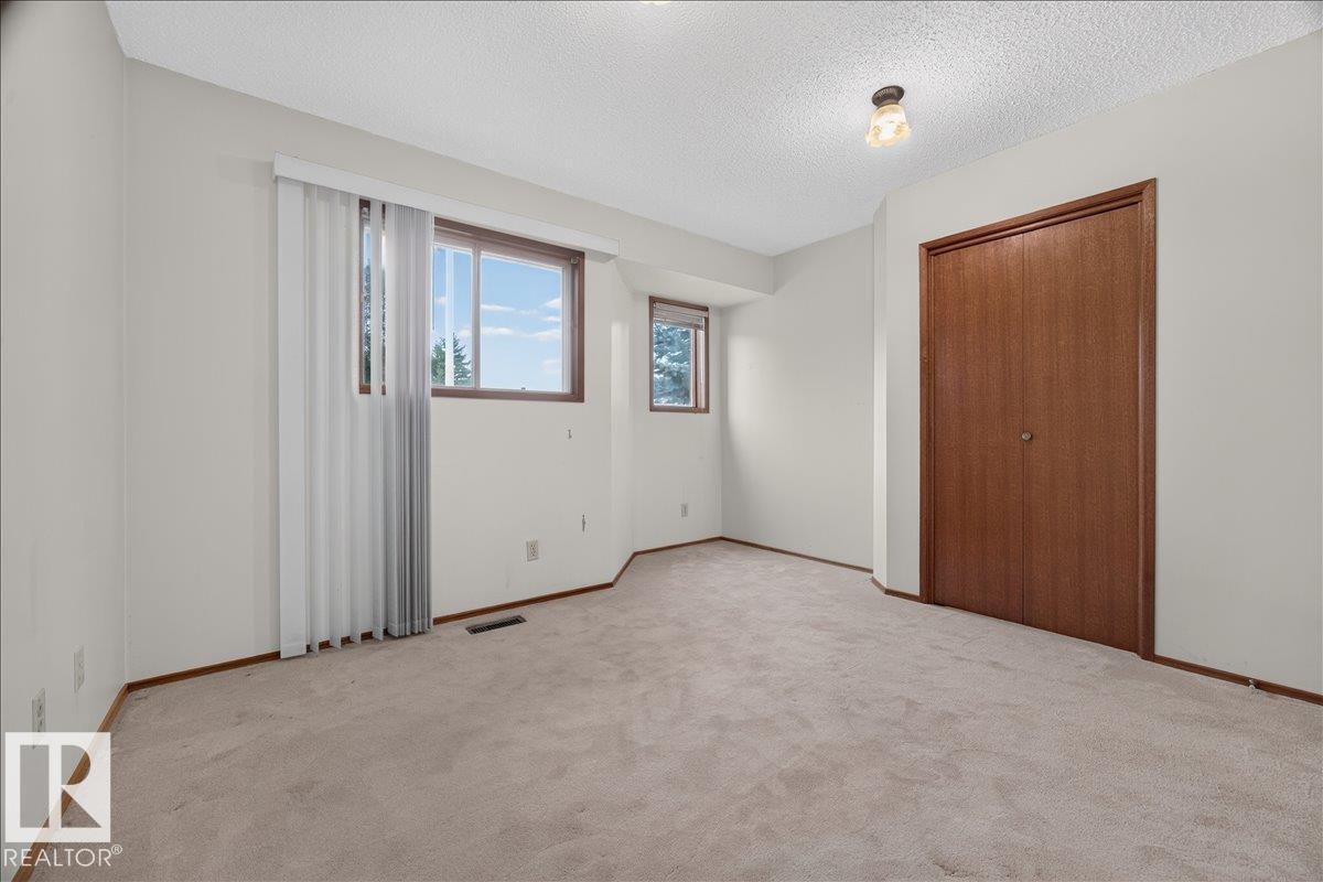 2907 49 ST NW photo 32