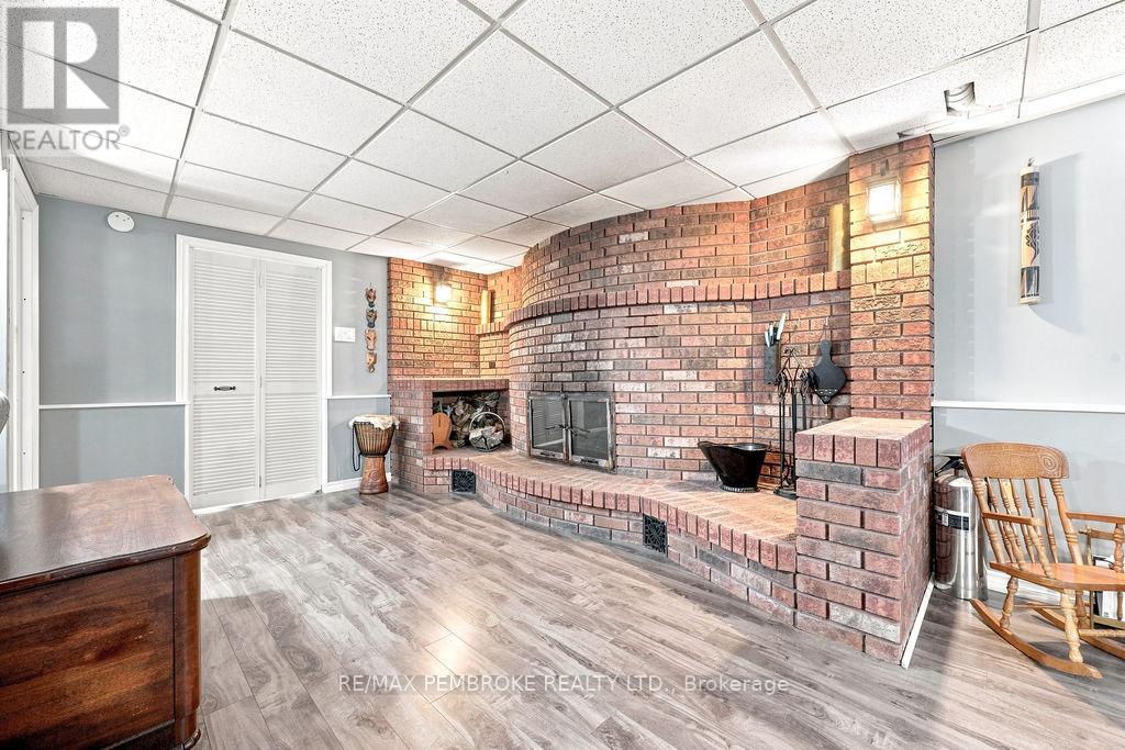 13 Sunset Crescent, Petawawa, Ontario K8H 2L8 - Photo 20 - X13785512