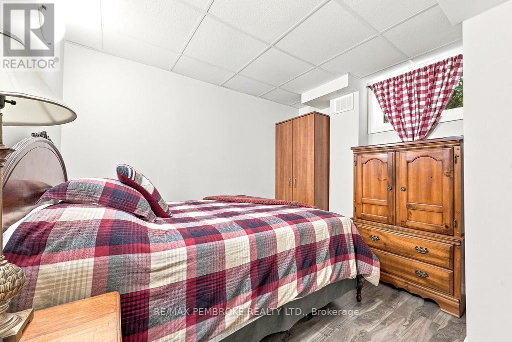 13 Sunset Crescent, Petawawa, Ontario K8H 2L8 - Photo 22 - X13785512
