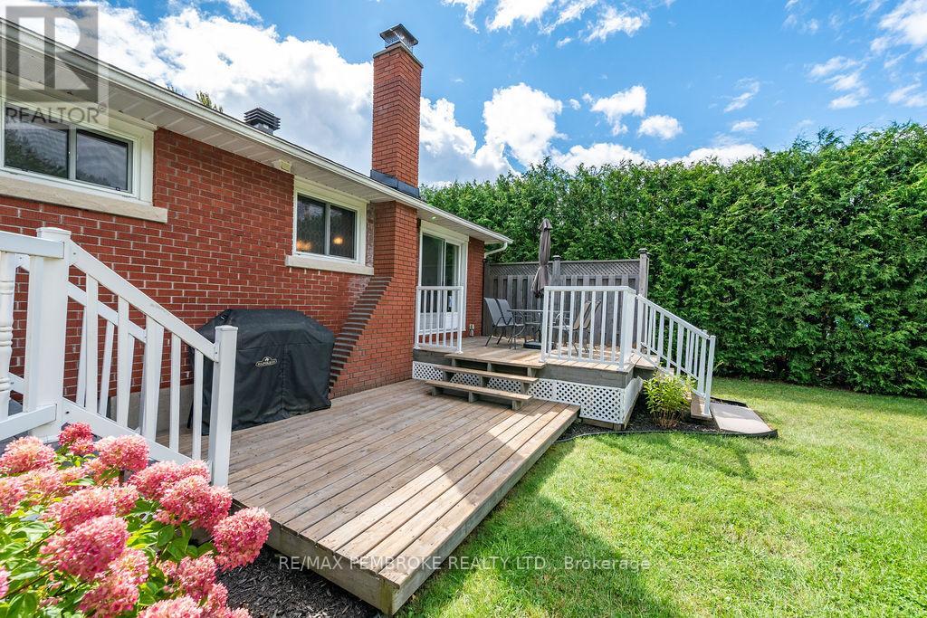 13 Sunset Crescent, Petawawa, Ontario K8H 2L8 - Photo 29 - X13785512