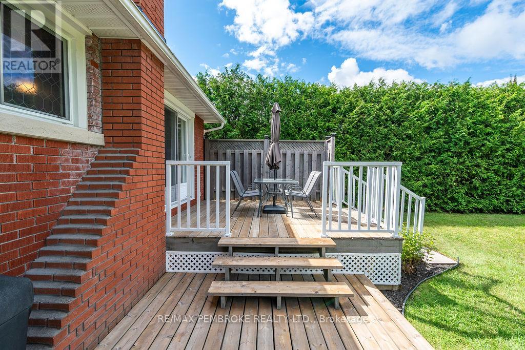 13 Sunset Crescent, Petawawa, Ontario K8H 2L8 - Photo 30 - X13785512