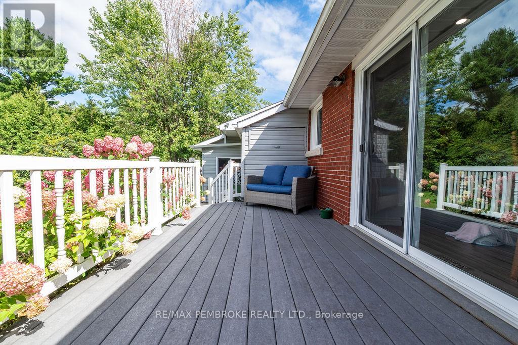 13 Sunset Crescent, Petawawa, Ontario K8H 2L8 - Photo 31 - X13785512