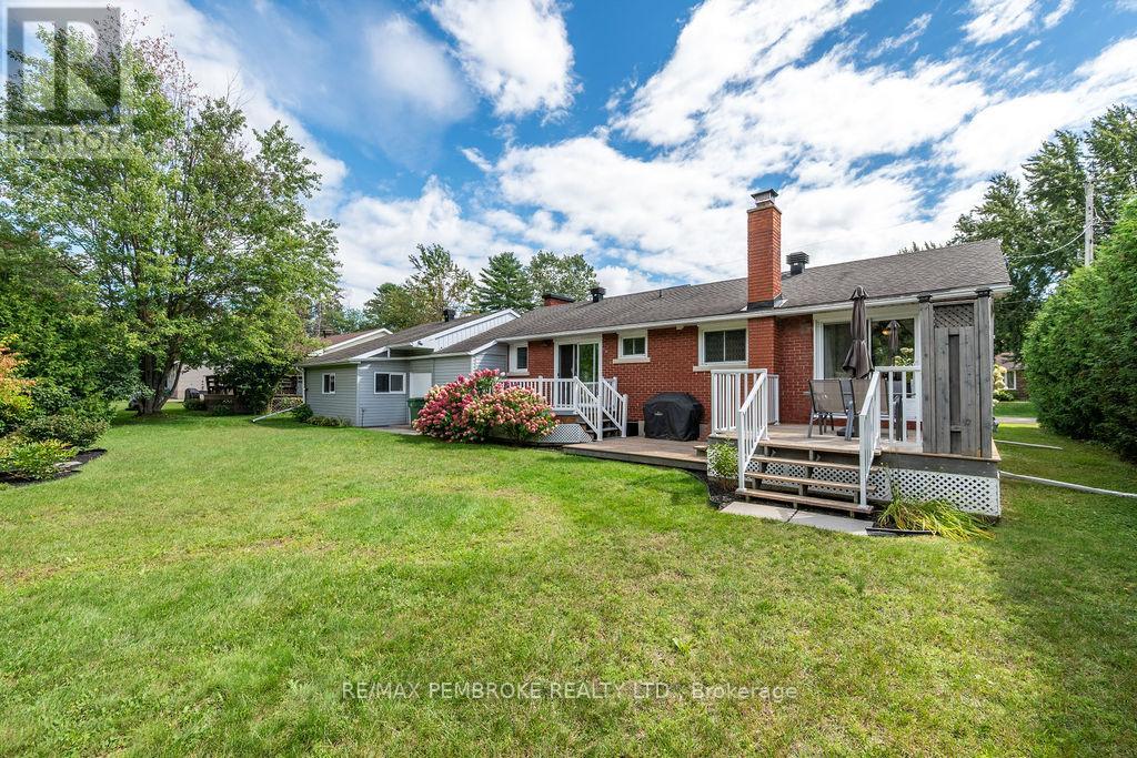 13 Sunset Crescent, Petawawa, Ontario K8H 2L8 - Photo 33 - X13785512