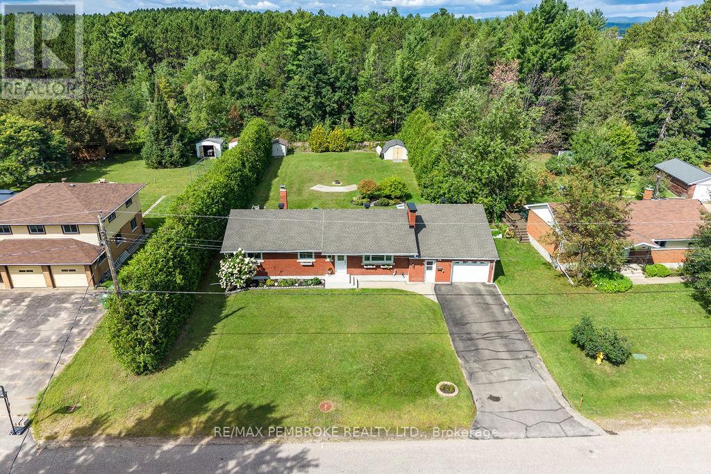 13 Sunset Crescent, Petawawa, Ontario K8H 2L8 - Photo 37 - X13785512