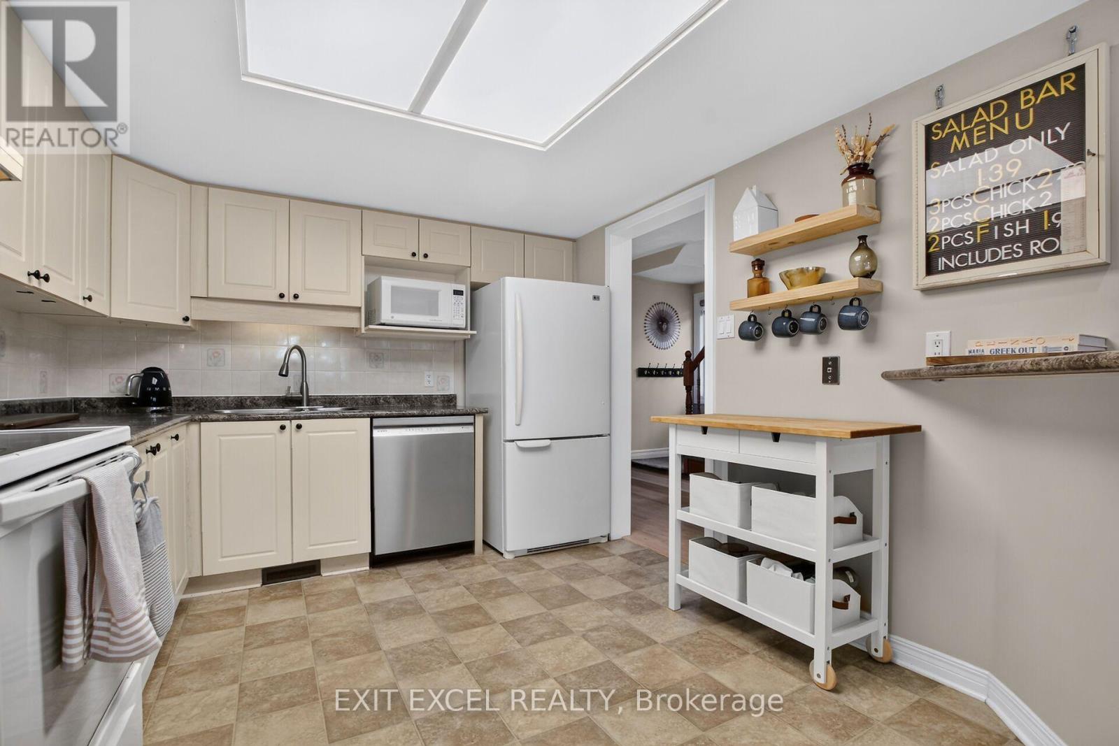 89 Forestglade Crescent, Ottawa, Ontario K1G 6A6 - Photo 11 - X13785584