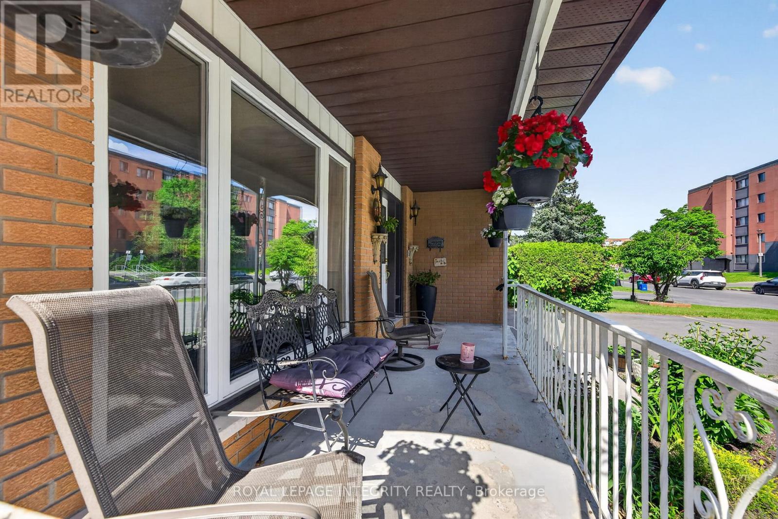1409 Lepage Avenue, Ottawa, Ontario K1Z 8M8 - Photo 2 - X13785606