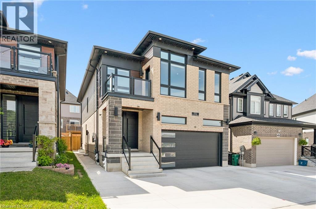 552 NATHALIE Crescent, Kitchener, Ontario