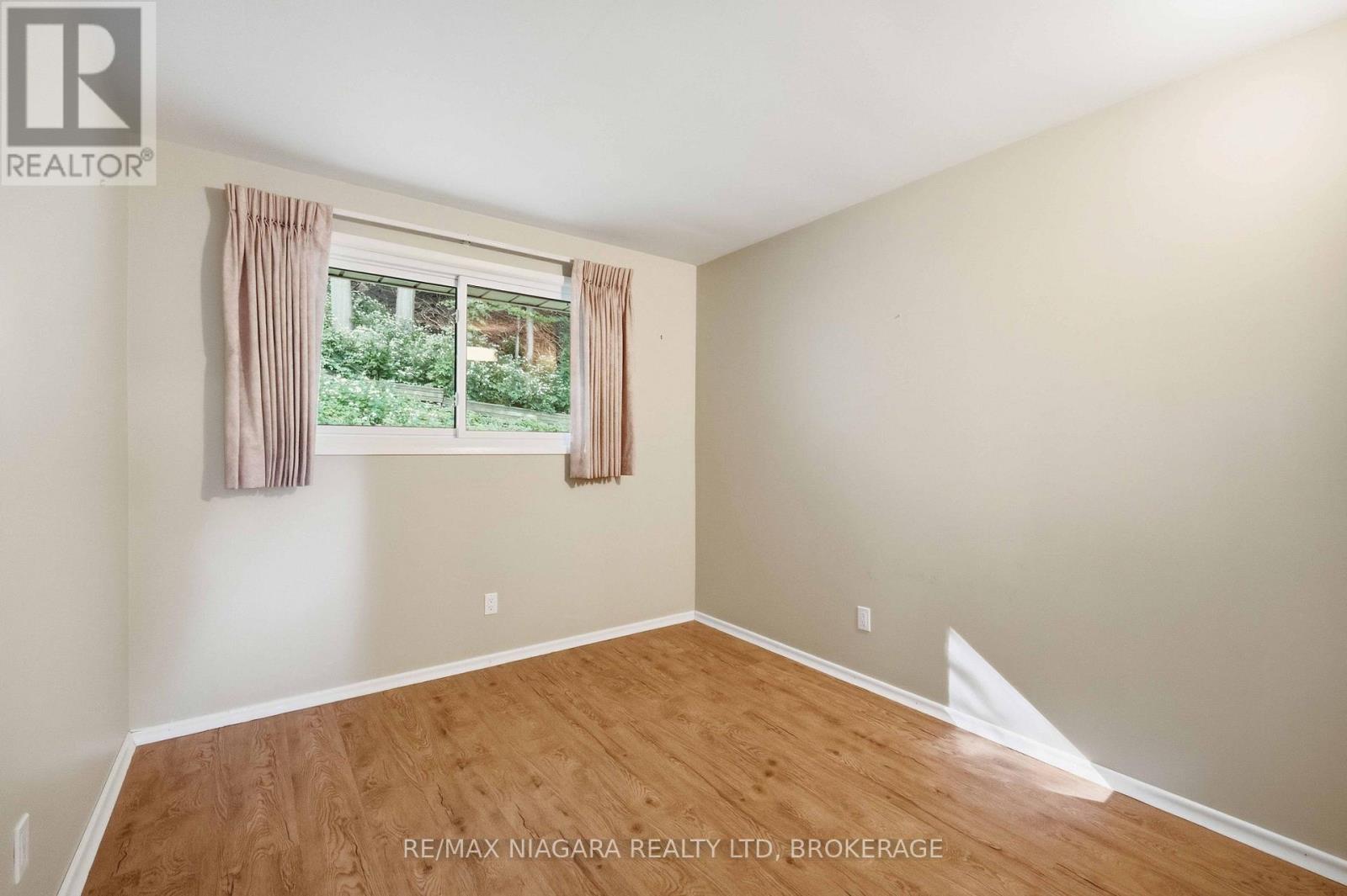 150 Woodside Drive, St. Catharines, Ontario  L2T 1X2 - Photo 14 - X13785436