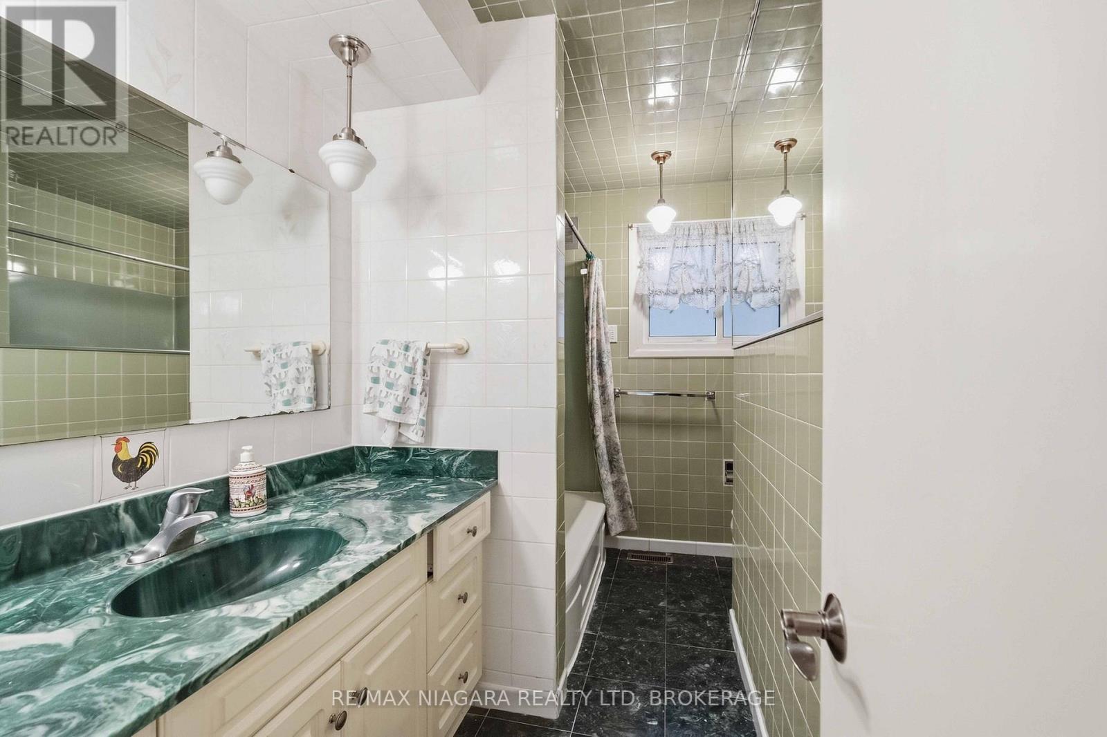 150 Woodside Drive, St. Catharines, Ontario  L2T 1X2 - Photo 19 - X13785436