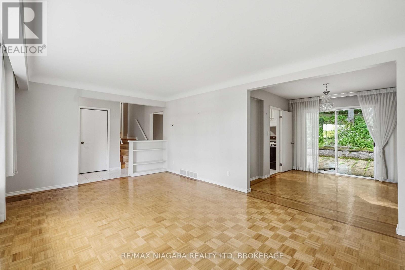 150 Woodside Drive, St. Catharines, Ontario  L2T 1X2 - Photo 6 - X13785436
