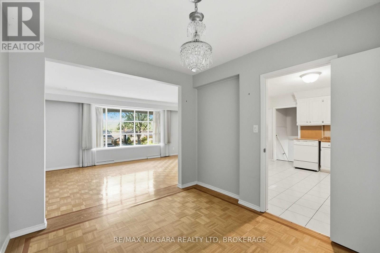 150 Woodside Drive, St. Catharines, Ontario  L2T 1X2 - Photo 9 - X13785436