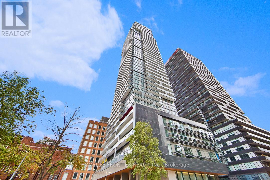 704 - 39 ROEHAMPTON AVENUE, Toronto, Ontario